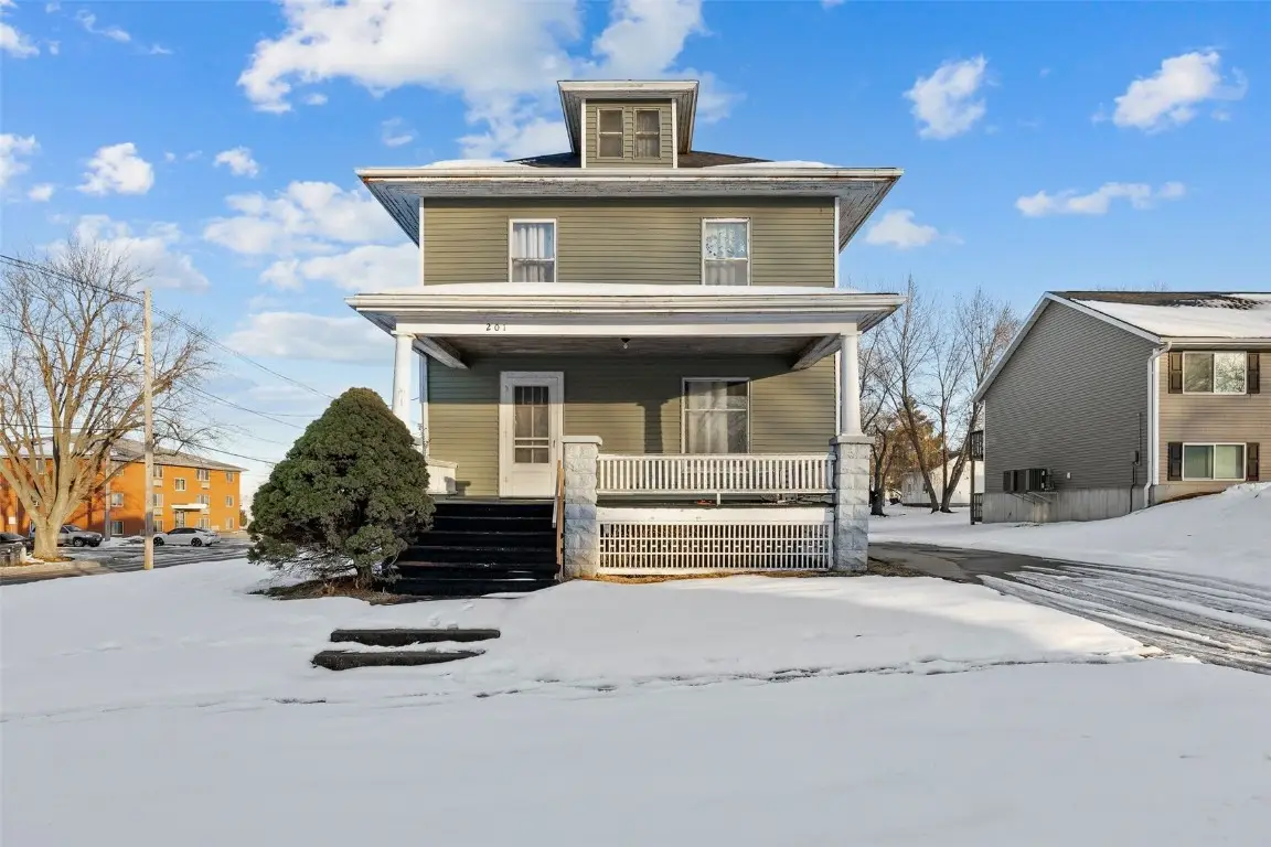 201 Court St, Williamsburg, IA 52361 - Image #1