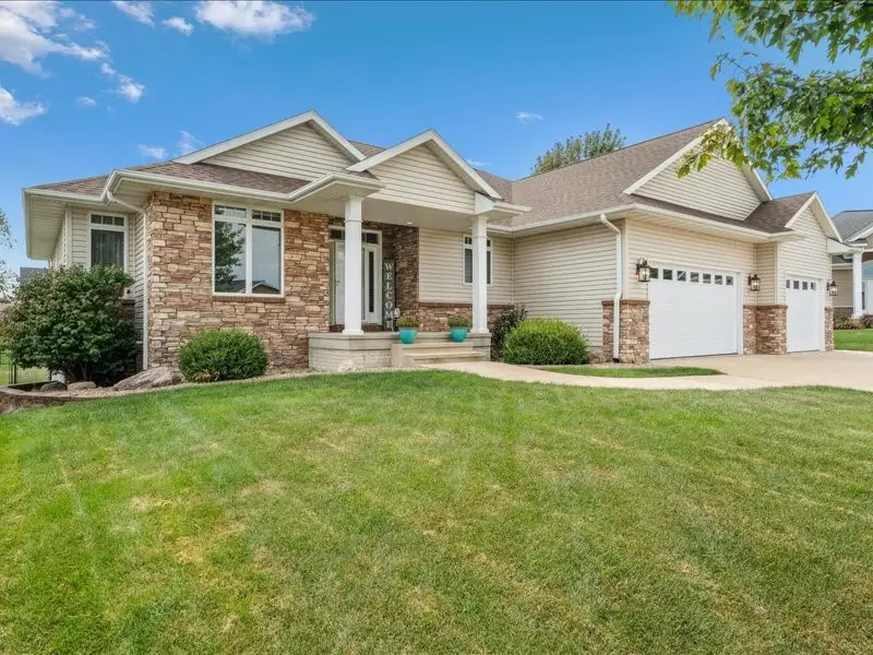 529 Jefferson Court, Center Point, IA 52213 - Image #2