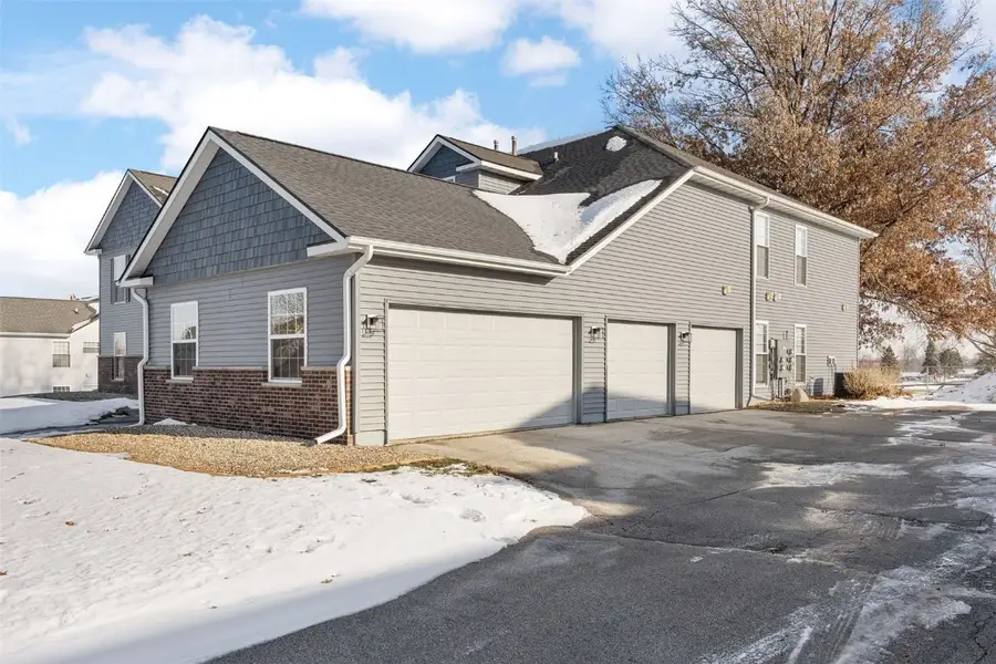 4610 Westchester Drive Ne #D, Cedar Rapids, IA 52402 - Image #2