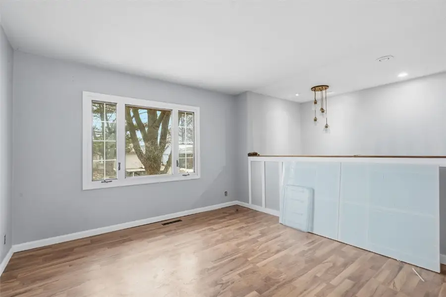 6807 Kingswood Lane Ne, Cedar Rapids, IA 52402 - Image #3