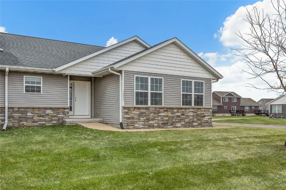 3098 Sherwood Drive, Marion, IA 52302 - Image #1