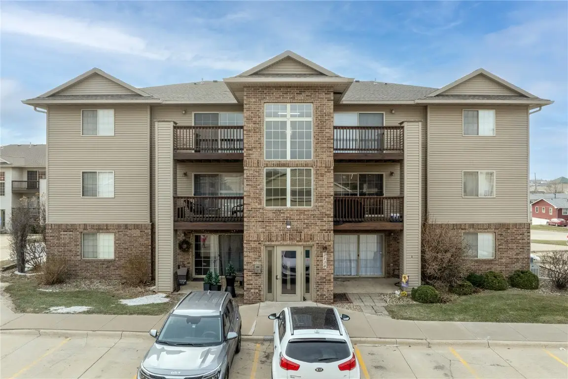 3130 Wilson Avenue Sw #2, Cedar Rapids, IA 52404 - Image #1