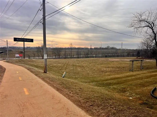 5015 Center Point Road Ne, Cedar Rapids, IA 52402