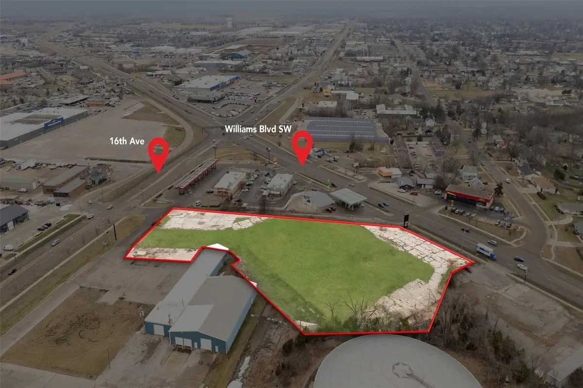 2501 Williams Boulevard Sw, Cedar Rapids, IA 52404 - #1