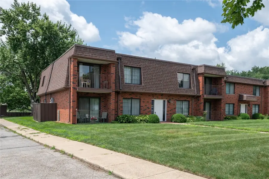 5703 Golden Court Ne #34, Cedar Rapids, IA 52402 - Image #2