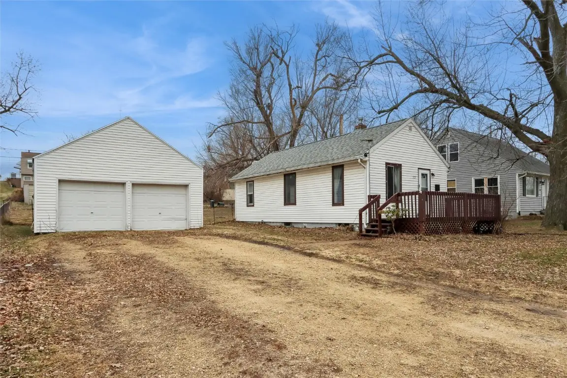 925 21st Avenue Sw, Cedar Rapids, IA 52404 - Image #1