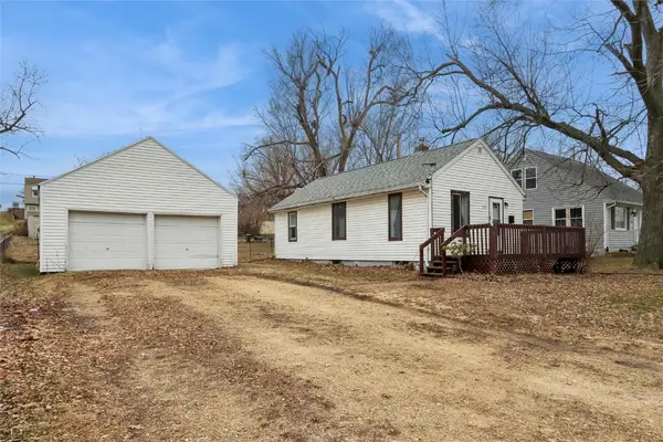 925 21st Avenue Sw, Cedar Rapids, IA 52404