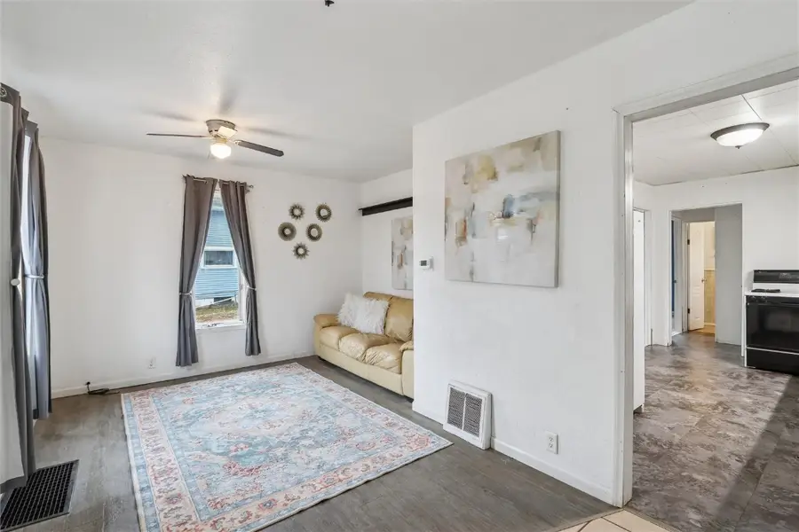 925 21st Avenue Sw, Cedar Rapids, IA 52404 - Image #2