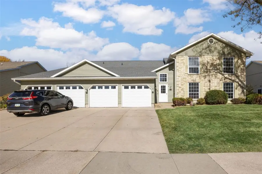 6118 Greenbriar Lane Sw #D, Cedar Rapids, IA 52404 - Image #2