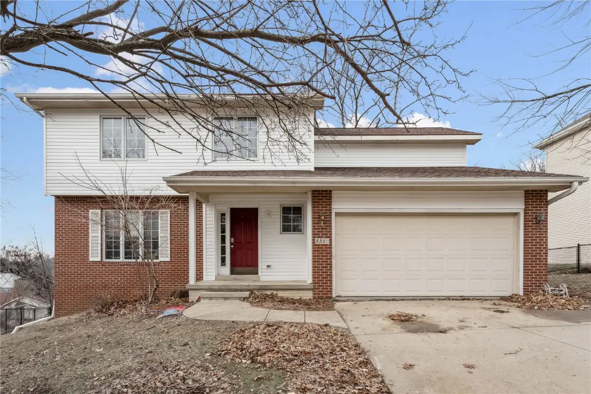 3329 Emerson Ave Ne, Cedar Rapids, IA 52411 - Image #1