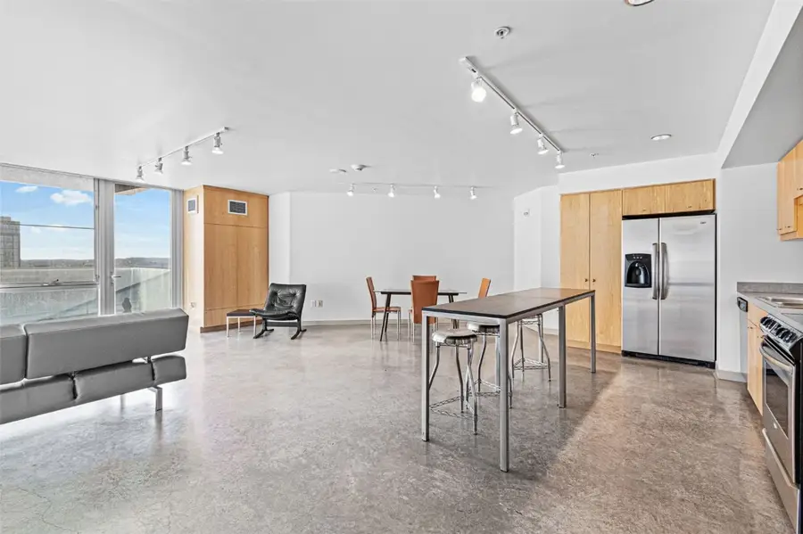 221 E College Street #703, Iowa City, IA 52240 - Image #3