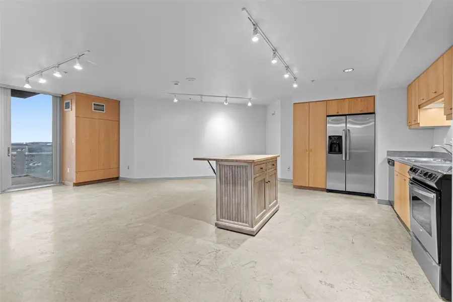 221 E College Street #803, Iowa City, IA 52240 - Image #3