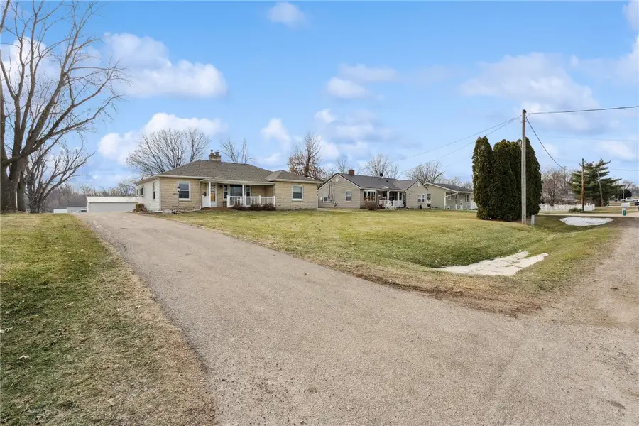 3547 F Avenue Nw, Cedar Rapids, IA 52405 - Image #2