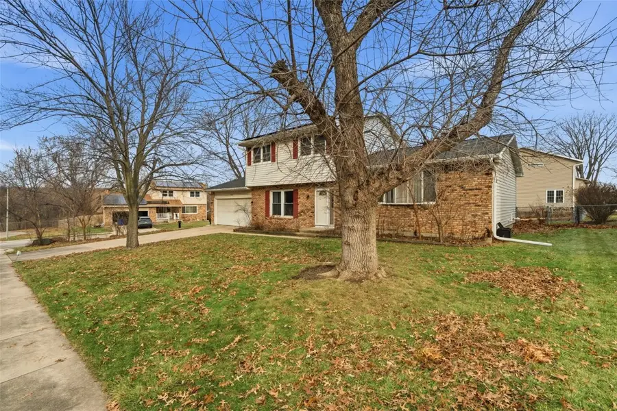 4656 Northwood Drive Ne, Cedar Rapids, IA 52402 - Image #2