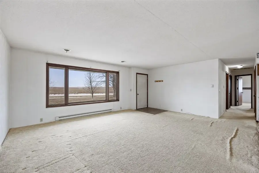 5905 Fairchild Road, Walker, IA 52352 - Image #3