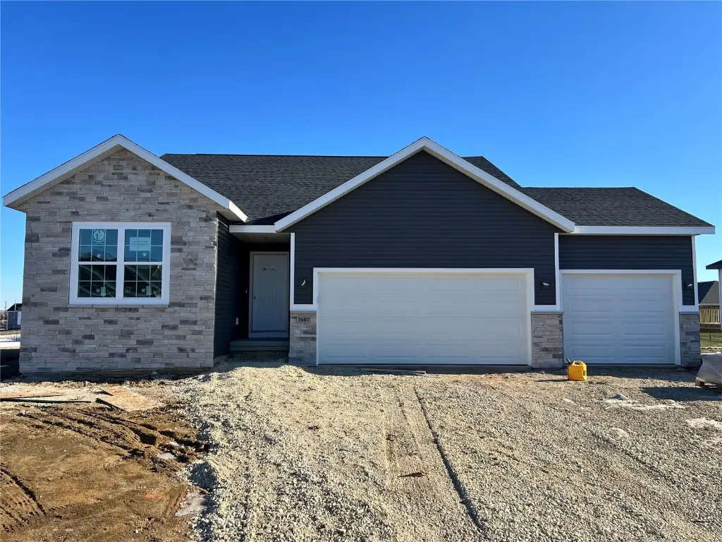 7007 Colpepper Drive Sw, Cedar Rapids, IA 52404 - Image #1