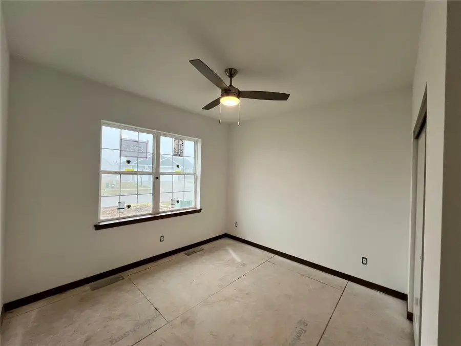 7007 Colpepper Drive Sw, Cedar Rapids, IA 52404 - Image #2