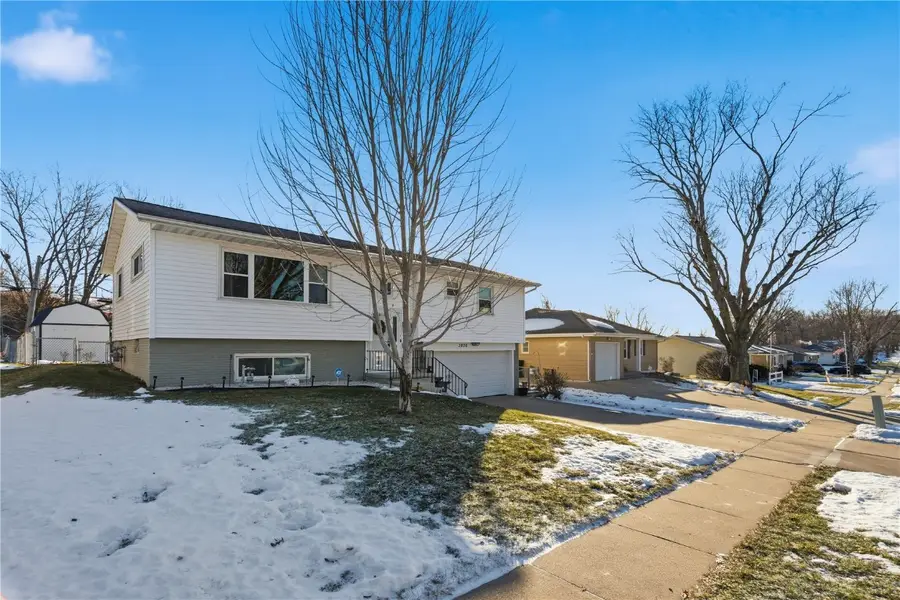3800 Redbud Road Ne, Cedar Rapids, IA 52402 - Image #2