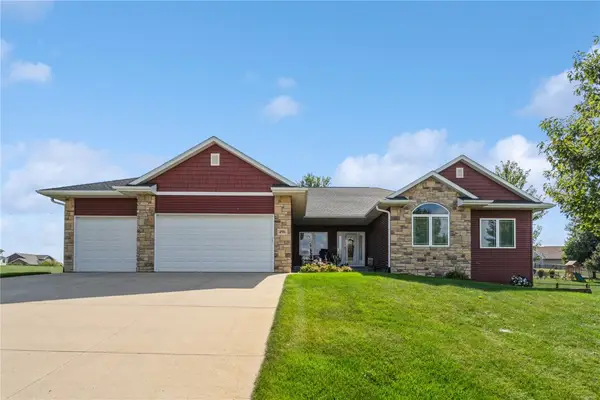 490 Erusha Drive Ne, Walford, IA 52351