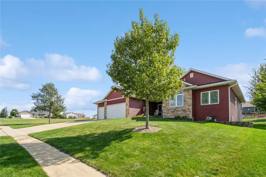 490 Erusha Drive Ne, Walford, IA 52351 - Image #2