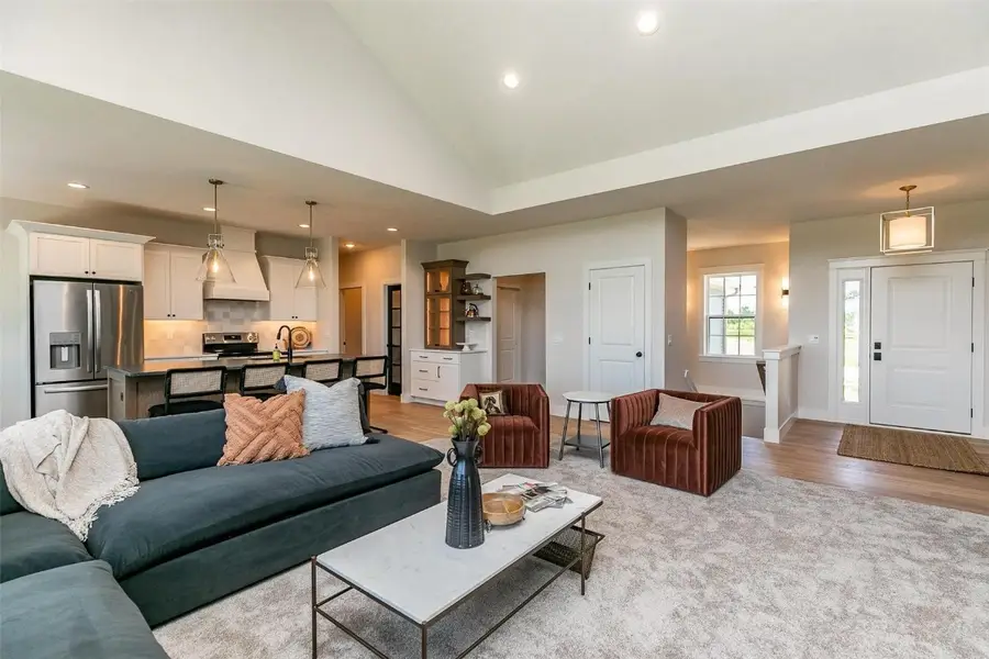 8750 Yeager Lane Ne, Cedar Rapids, IA 52402 - Image #2