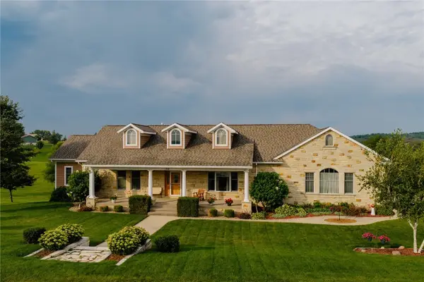 108 Wood Ridge Road, Anamosa, IA 52205