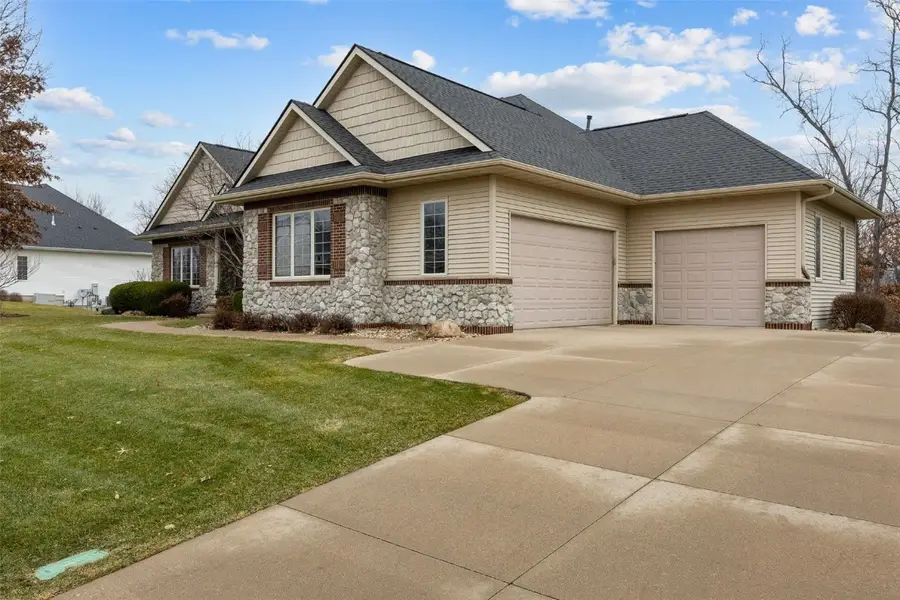 2736 Cornerstone Court Se, Cedar Rapids, IA 52403 - Image #2