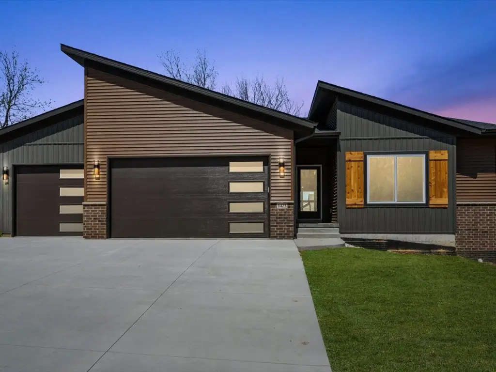 1423 Legend Drive, Tiffin, IA 52340 - Image #1