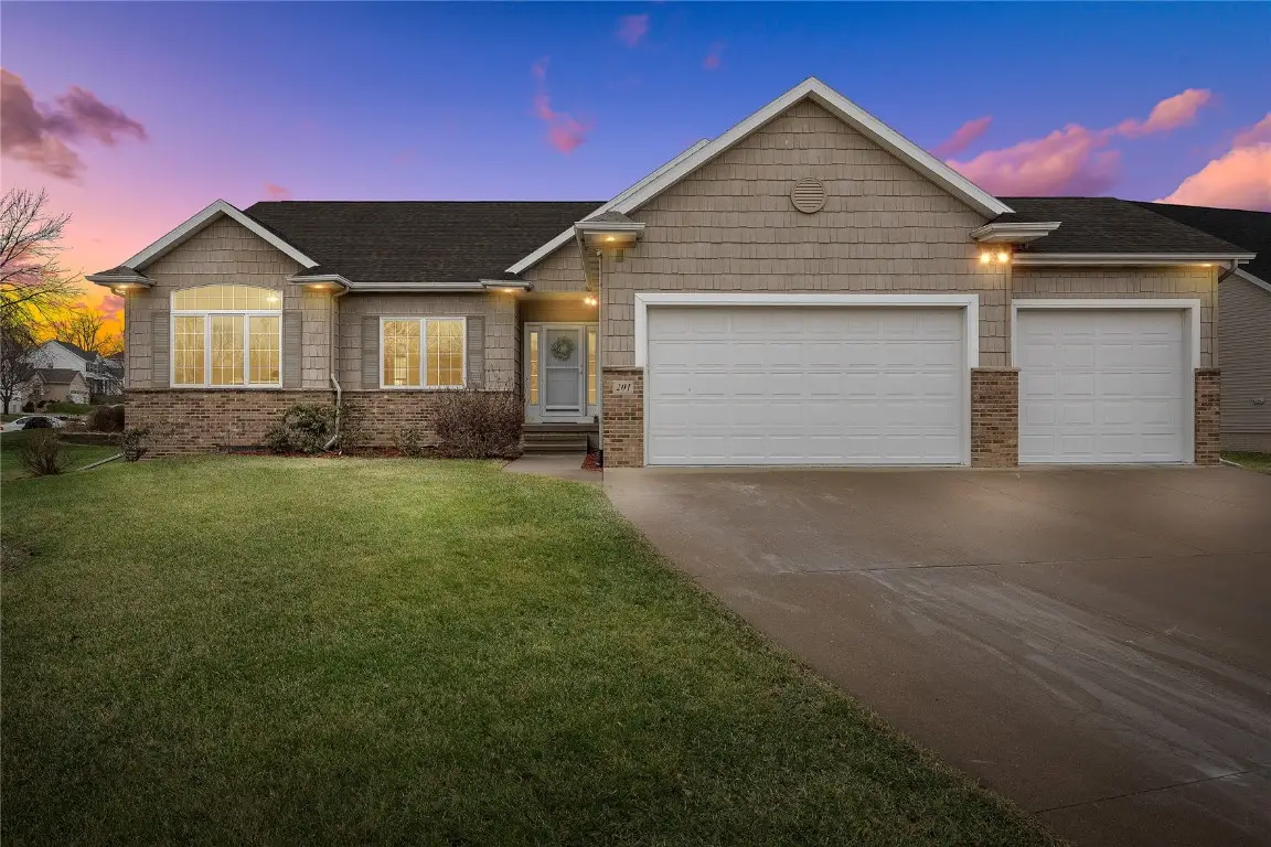 201 Teakwood Lane, Cedar Rapids, IA 52402 - #1
