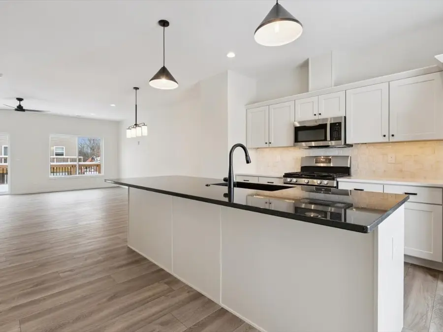 944 Dubs Drive, Iowa City, IA 52246 - Image #3