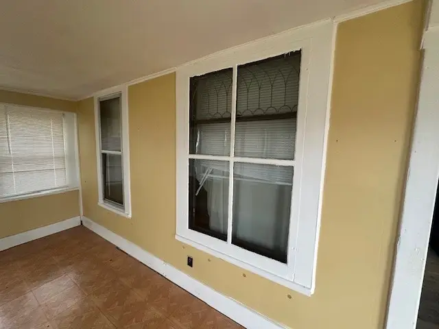 1829 J Street Sw, Cedar Rapids, IA 52404 - Image #2