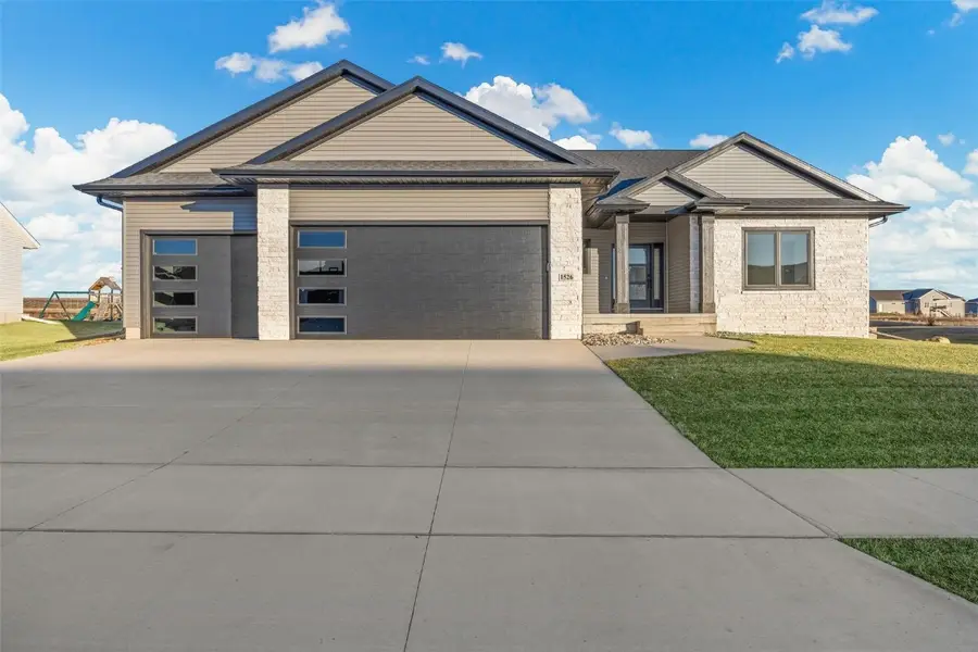 1526 Heartland Street, Fairfax, IA 52228 - Image #2