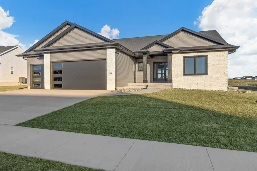 1526 Heartland Street, Fairfax, IA 52228 - Image #3