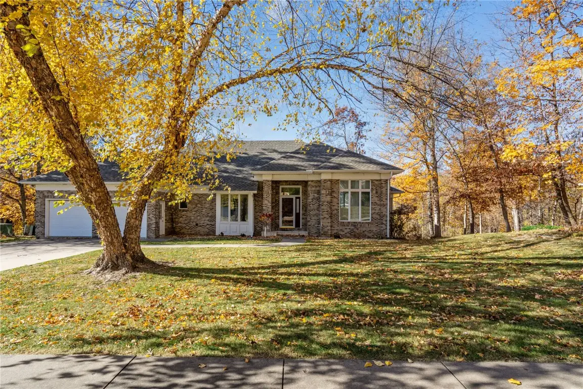 1919 SE Oak Knolls Court, Cedar Rapids, IA 52403 - Image #1