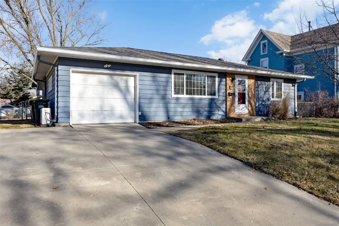 1116 Rochester Avenue, Iowa City, IA 52245 - Image #1