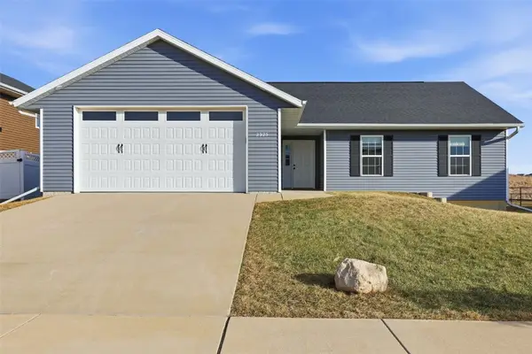 2925 Bryant Boulevard Sw, Cedar Rapids, IA 52404