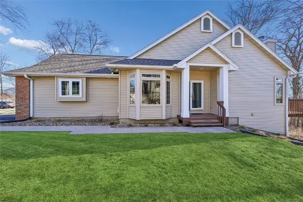 3319 Riverpointe Circle Ne, Cedar Rapids, IA 52411