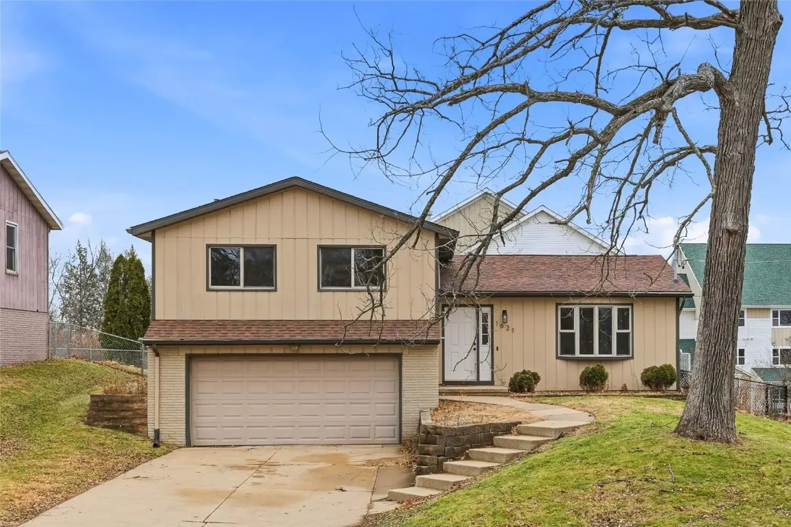 1621 13th Street Nw, Cedar Rapids, IA 52402 - Image #1