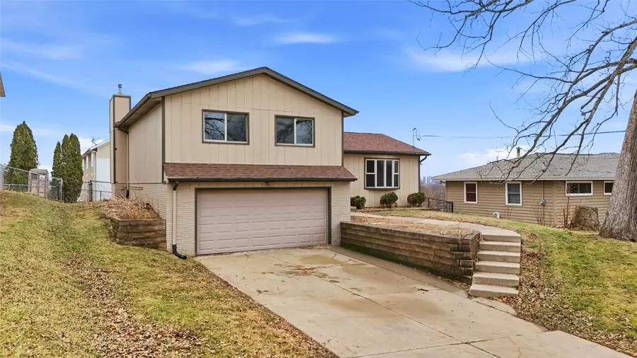 1621 13th Street Nw, Cedar Rapids, IA 52402 - Image #2