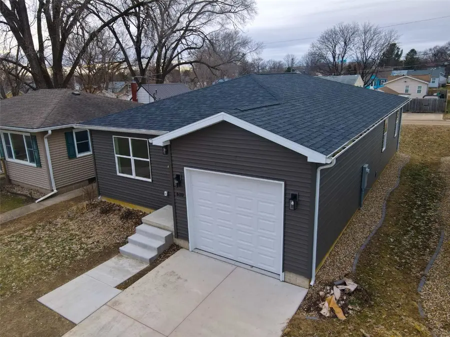 610 Wallgate Avenue, Waterloo, IA 50701 - #2