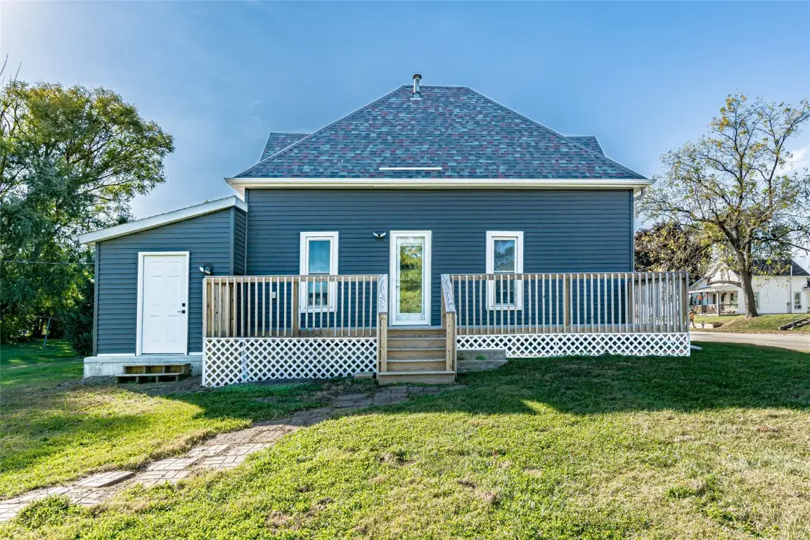 1 S Union Avenue, Urbana, IA 52345 - Image #1