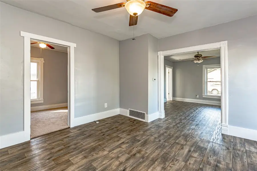 1 S Union Avenue, Urbana, IA 52345 - Image #3