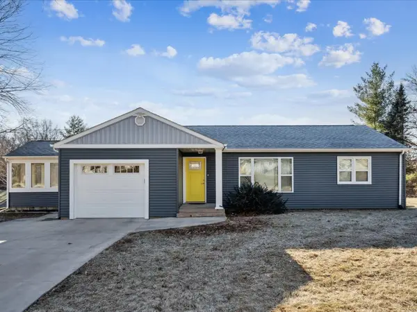 720 Lisbon Rd Ne, Mt Vernon, IA 52314