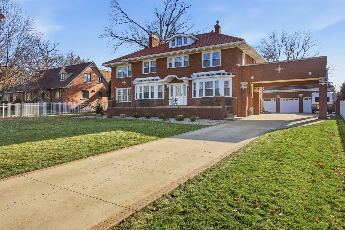 2249 Grande Avenue Se, Cedar Rapids, IA 52403 - Image #1