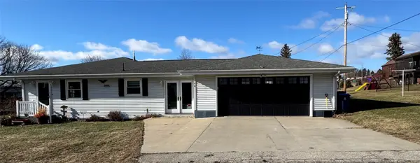 108 S Maple, Wyoming, IA 52362