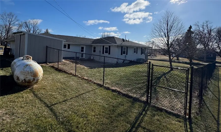 108 S Maple, Wyoming, IA 52362 - Image #2