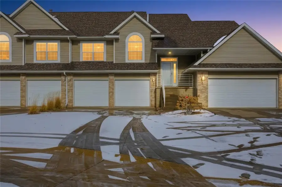 1224 Litchfield Drive #B, Hiawatha, IA 52233 - Image #3