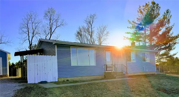 2332 55th Street Drive, Vinton, IA 52349