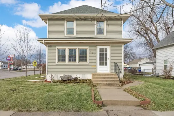 460 9th Avenue Sw, Cedar Rapids, IA 52404