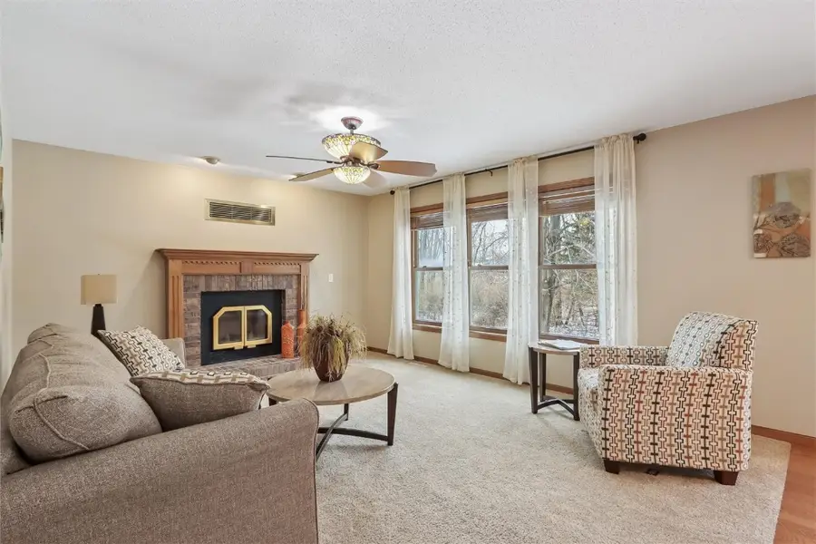 1845 Lyndhurst Drive, Hiawatha, IA 52233 - Image #2